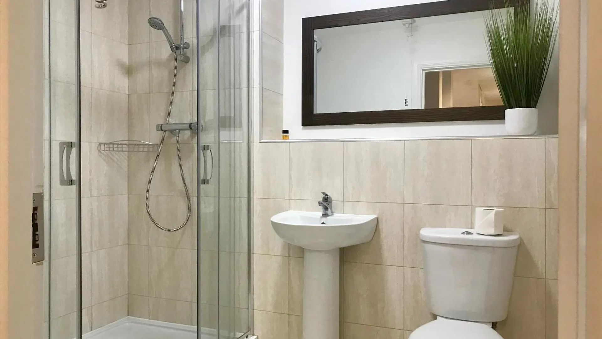 4 Bed Duplex Apartment, Belfast Apartment