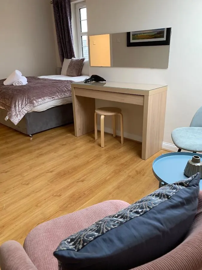 4 Bed Duplex Apartment, Belfast 0*,